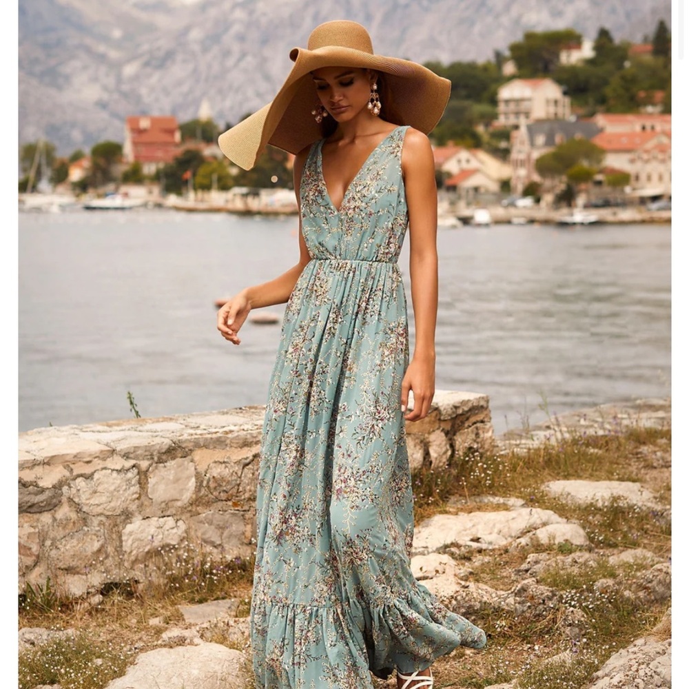 Alamour the Label Floral Maxi Dress in Blue